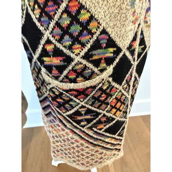 Elegant Black and Cream Hooded Cardigan - Picture 3 of 8